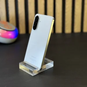 گوشی سامسونگ galexy a56 سفید حافظه 256 گیگابایت رم 8 کارکرده